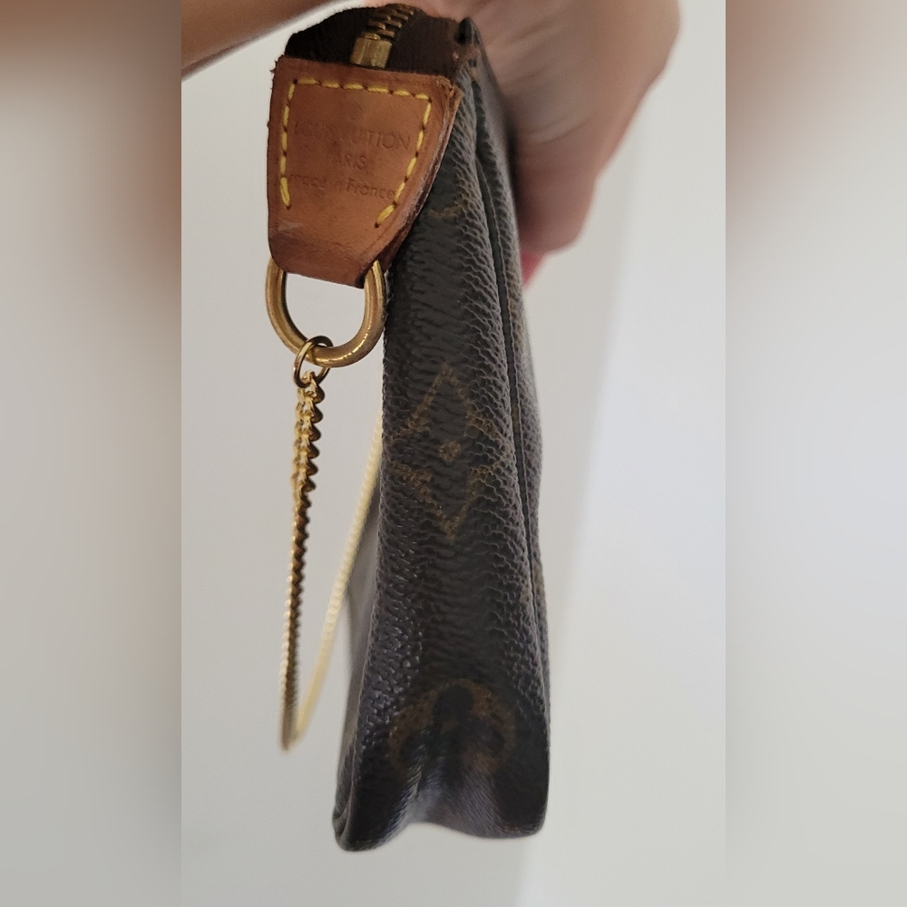 Louis Vuitton Monogram Crossbody with Gold Chain - Picture 9 of 14